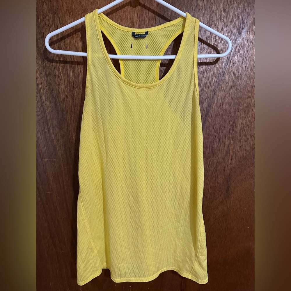 Oiselle fly out tank